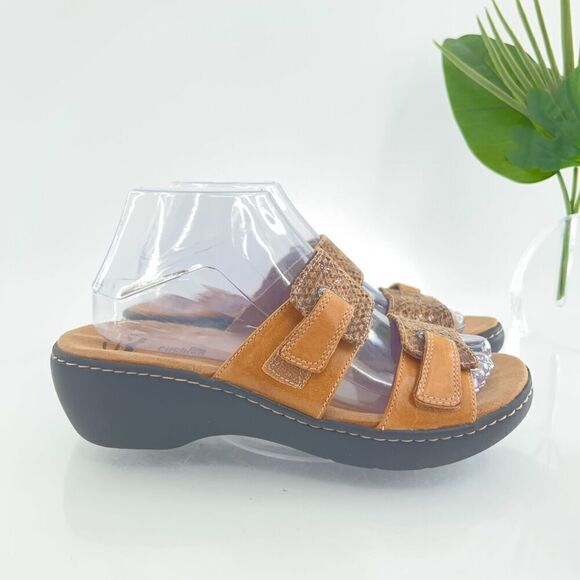 Clarks Women's Delana Fenela Sandal Size 8 Strappy Slide  Leather Casual Shoe - Picture 2 of 14